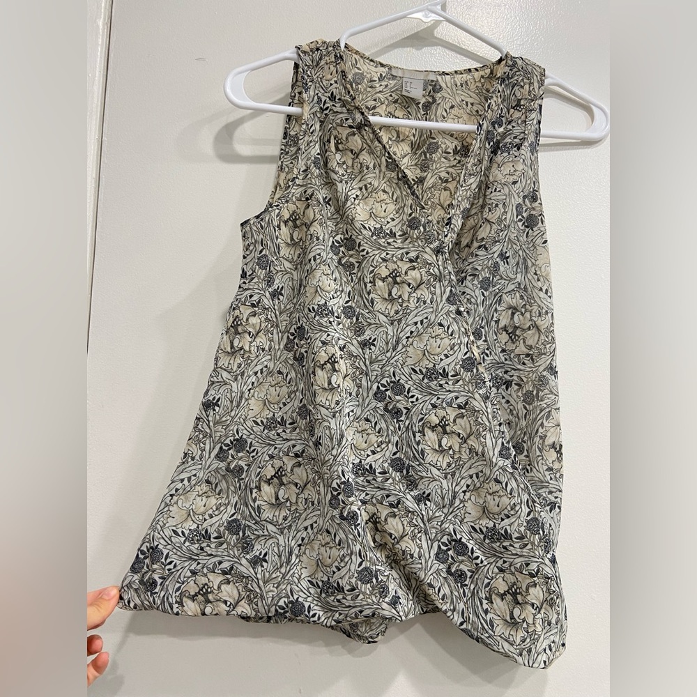 Lightweight cross front blouse